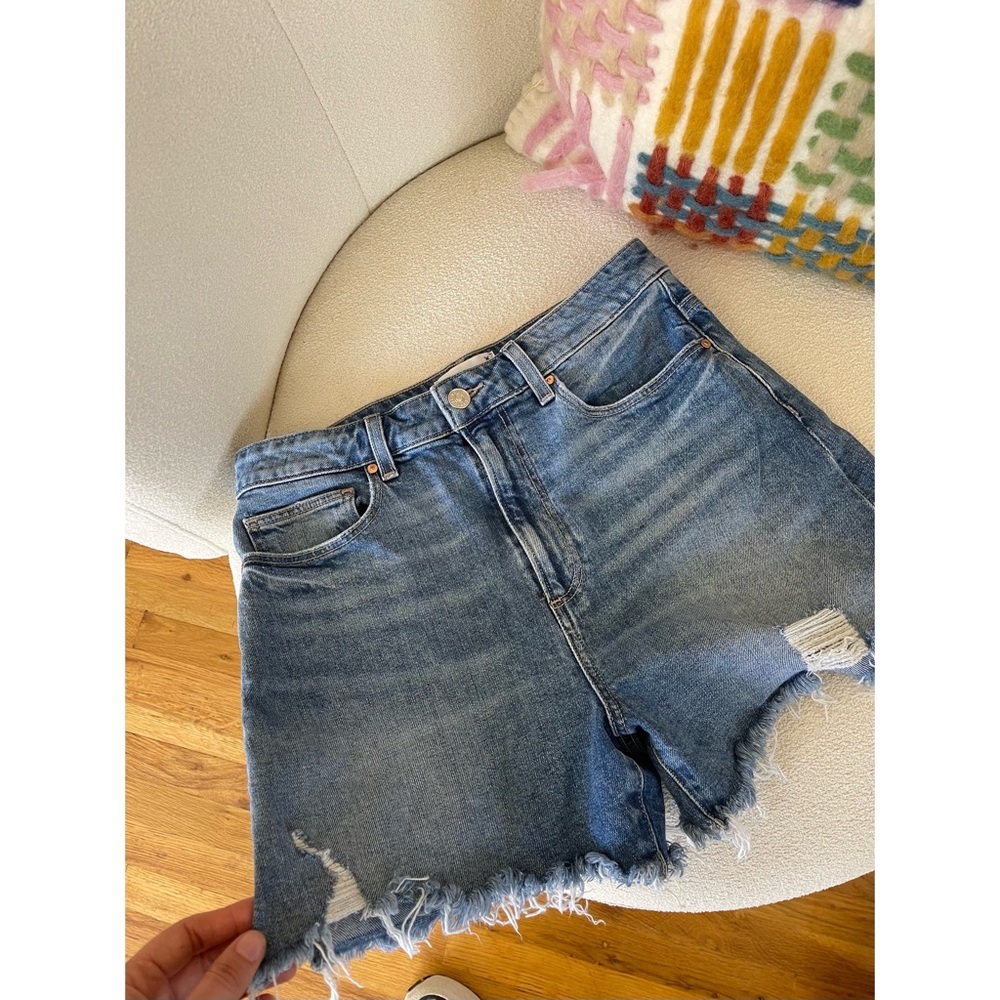 NWOT PAIGE Dani Short - Picture 2 of 4